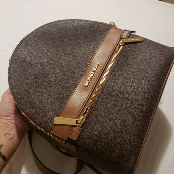 NEW MICHAEL KORS KENLY MEDIUM BACKPACK BROWN SIGNATURE COLOR - Picture 5 of 14